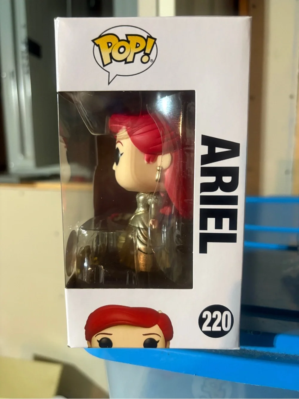 Funko Pop! Disney Princess Ariel - Red Hair, Gold Outfit (#220)w/pin - Picture 3 of 7